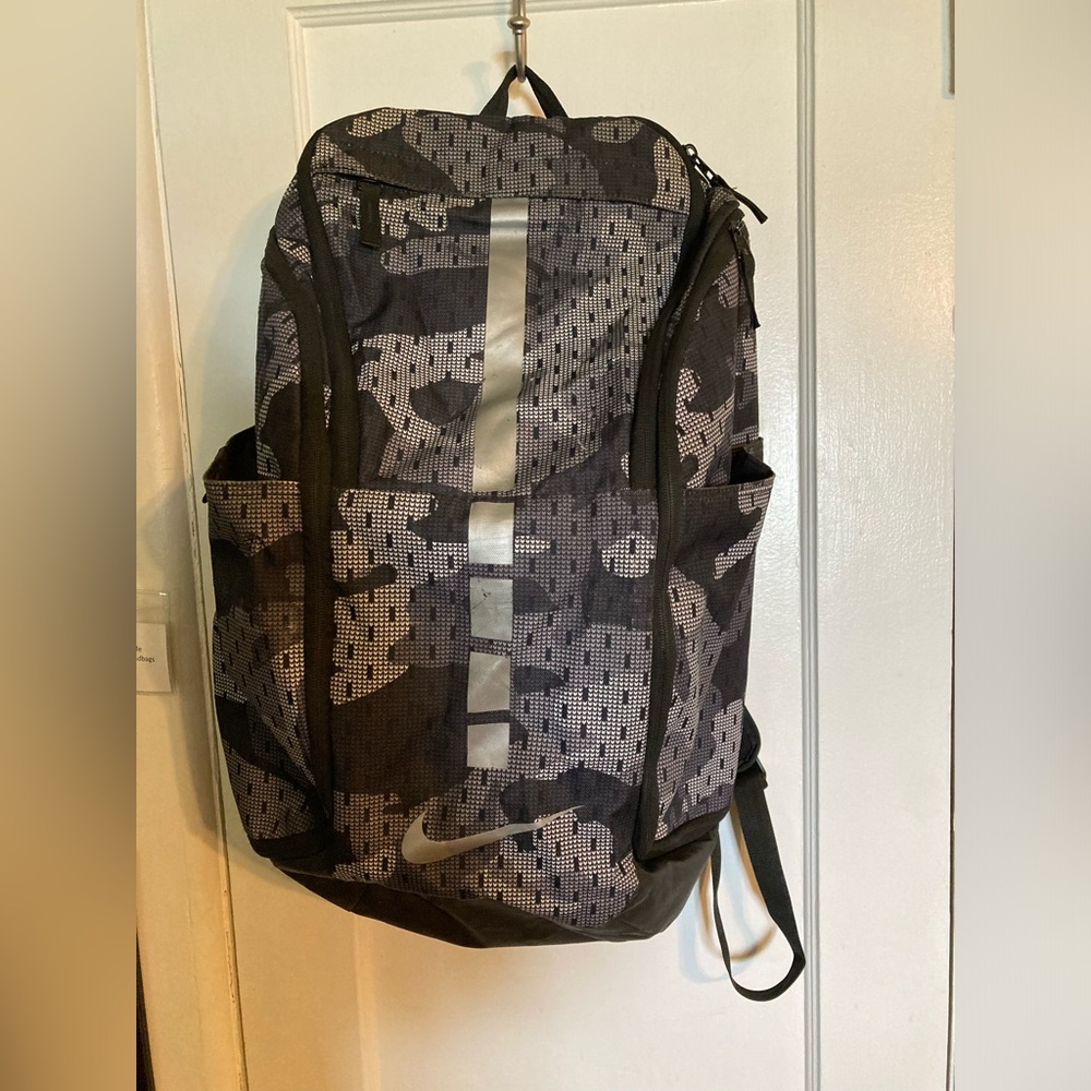 Nike Elite Hoops Grey Camo backpack